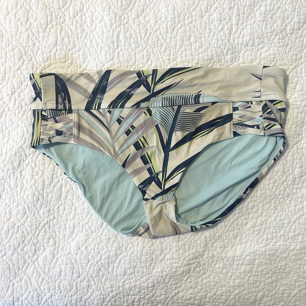 Calia mid-rise boy short bikini bottom- size Large